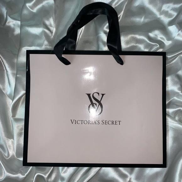 Victoria’s Secret Box and Bag Bundle - Picture 5 of 6